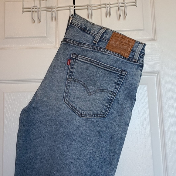 Levi's Premium Jeans 👖 - Picture 2 of 3